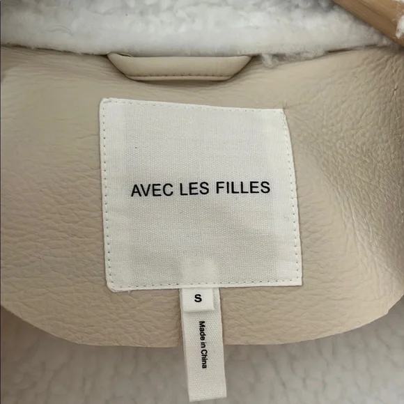 Cream Teddy Jacket with Fluffy Texture - Picture 5 of 5